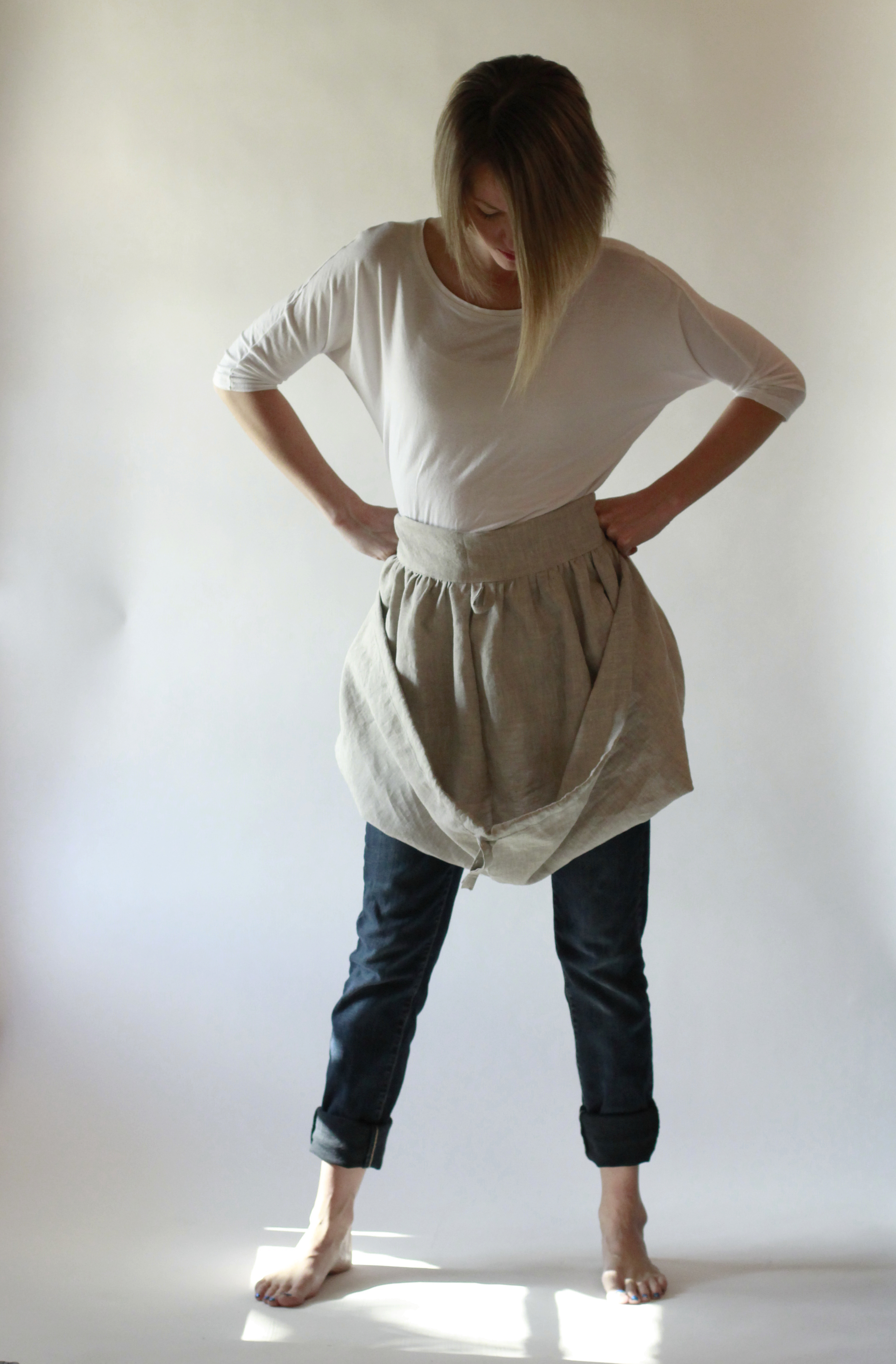 Gathering Apron in Oatmeal Linen by The Vermont Apron Company 5 The